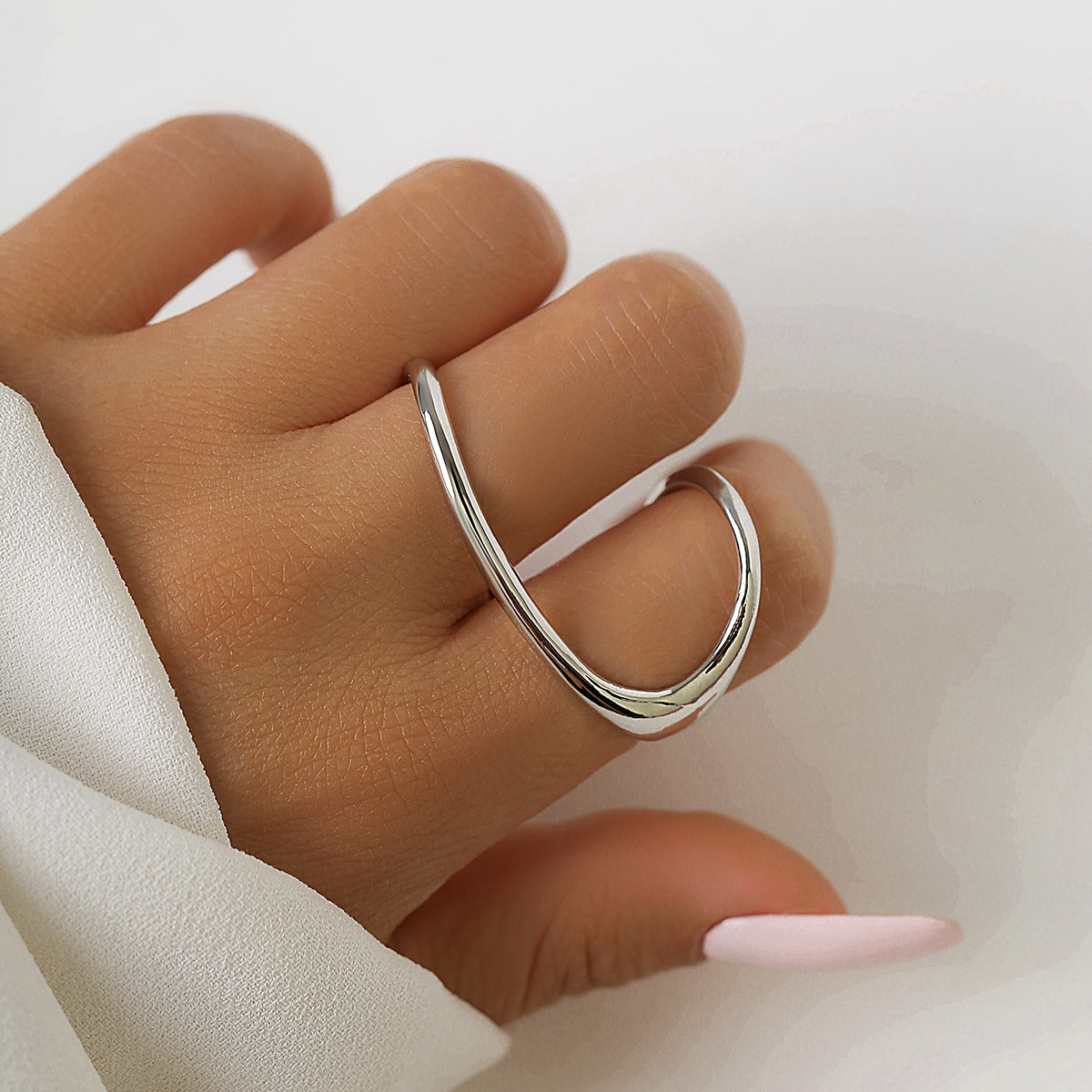 Hip hop minimalist hugging metal ring personality futuristic style geometric opening wholesale ring for women